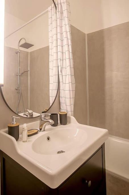 Rare Appart 2 Chambres En Duplex Design Au Panier Marseille Exterior photo